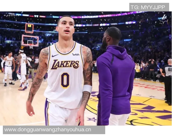 徐静雨分析湖人新星里夫斯超越特雷杨詹姆斯引领球队前行